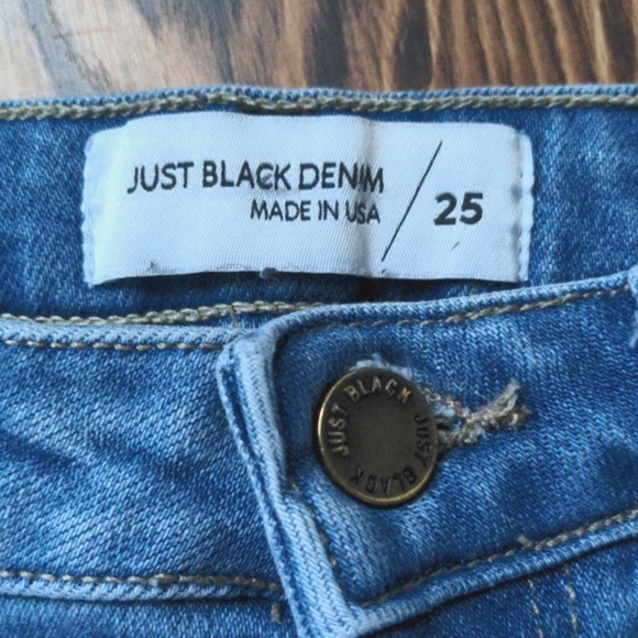 Just Black Chill Take Medium Wash High-Rise Distressed Straight Leg Jeans - Picture 4 of 8